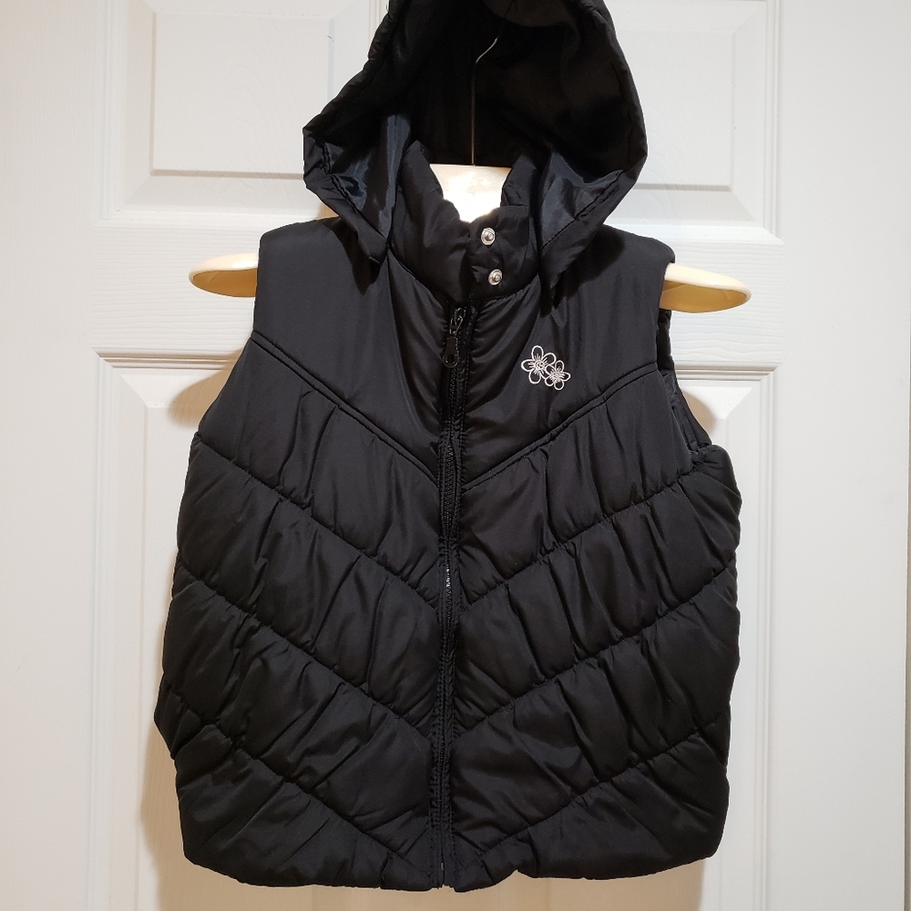 1 Madison Puffer Vest Sleeveless Removable Hood‎